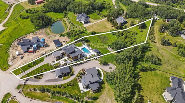 84 Willow Creek Heights