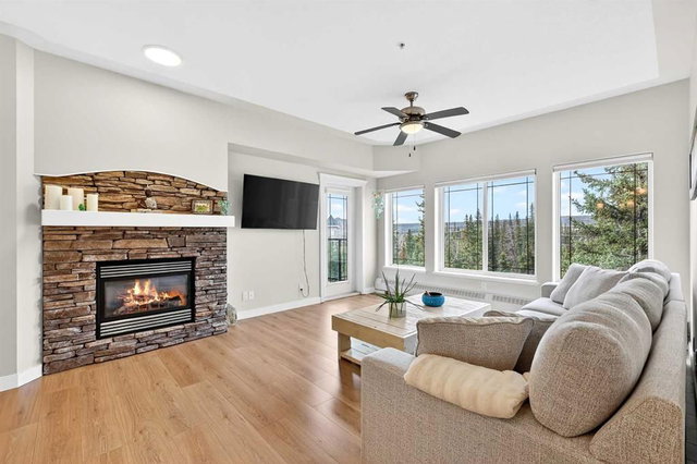 519 - 10 Discovery Ridge Close SW