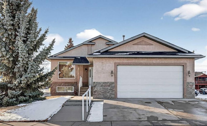 328 Parkview Estates, Strathmore, T1P1K8 | Image 2