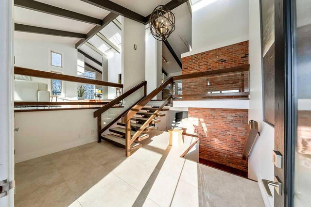 74 Artists View Drive