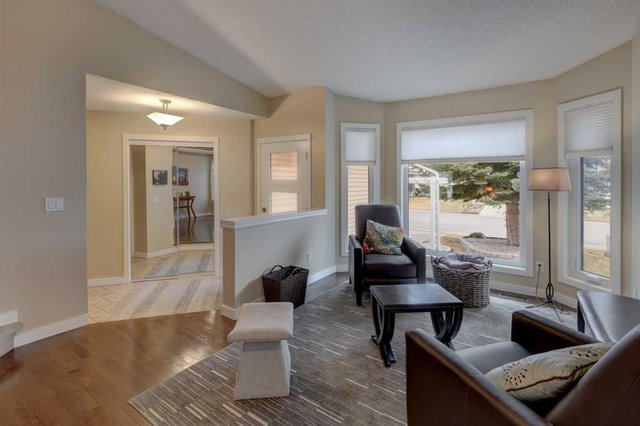 19 Riverstone Crescent SE