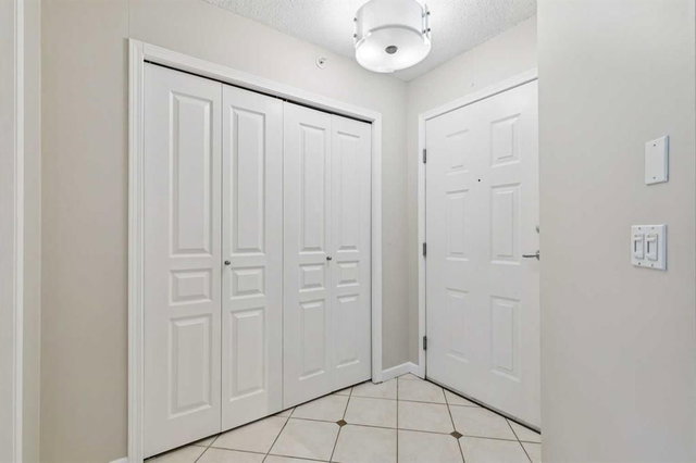 307 - 25 Richard Place SW