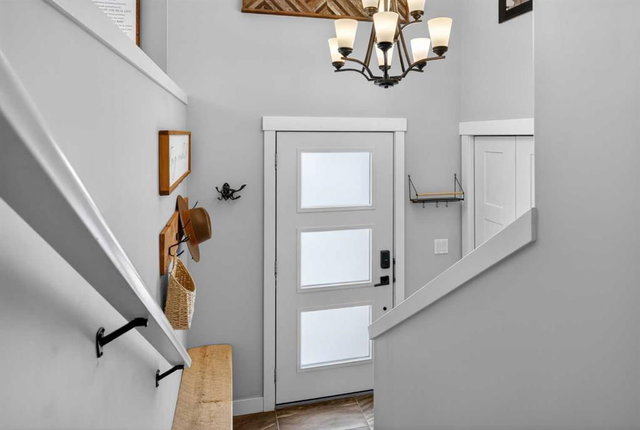 612 Country Meadows Close NW