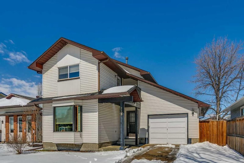 228 Marquis Place SE, Airdrie, T4A 1Y4 | Image 2