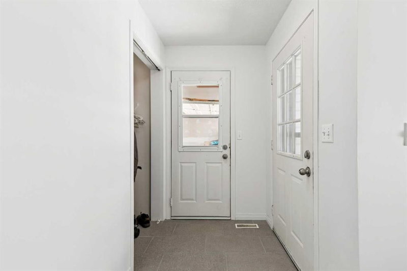 228 Marquis Place SE, Airdrie, T4A 1Y4 | Image 3