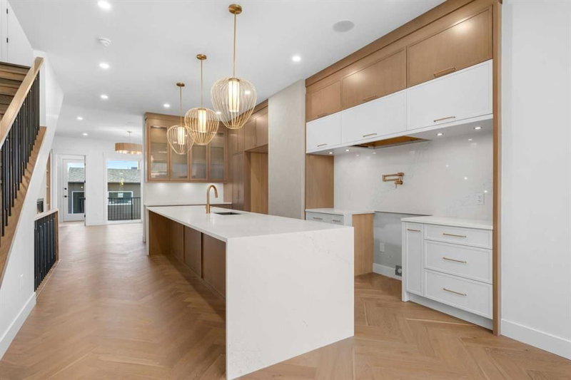 5104 21 Avenue NW, Calgary, Alberta