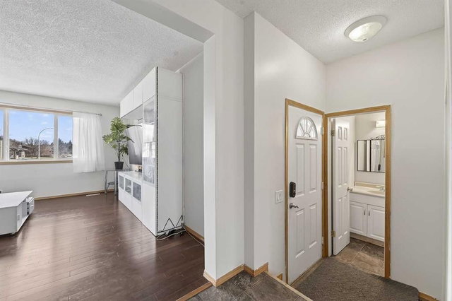 533 Summerwood Place SE