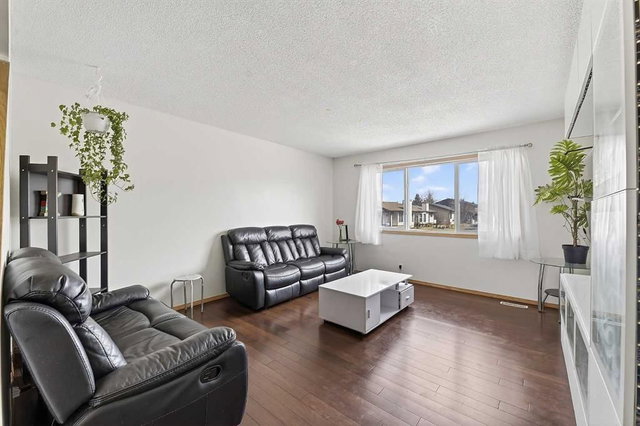 533 Summerwood Place SE