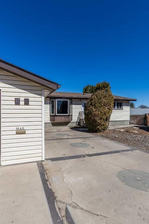 89 Sandford Crescent SE, Medicine Hat, T1B3K1 | Image 2