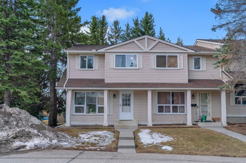 174 Woodmont Terrace SW, Calgary, T2W 4Z4 | Image 2