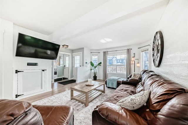 93 Evansford Circle NW