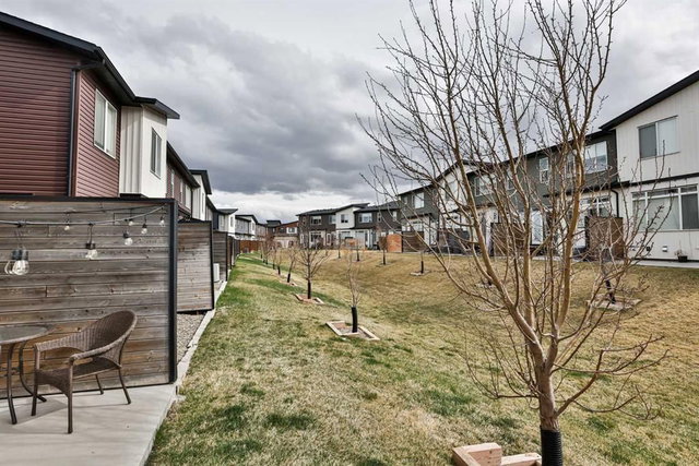 1 - 410 Highlands Boulevard W