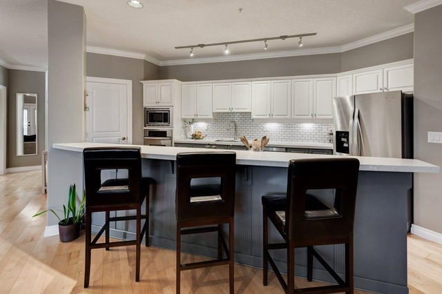 410 - 60 24 Avenue SW