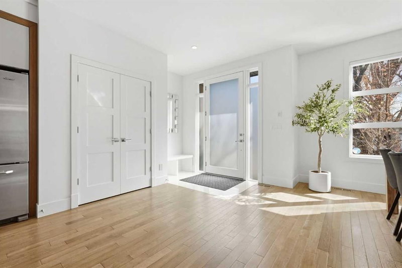 2825 26 Street SW, Calgary, T3E 2B1 | Image 2