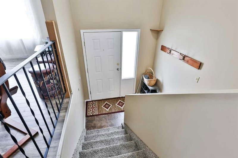 113 Cayuga Crescent W, Lethbridge, T1H 6K5 | Image 2