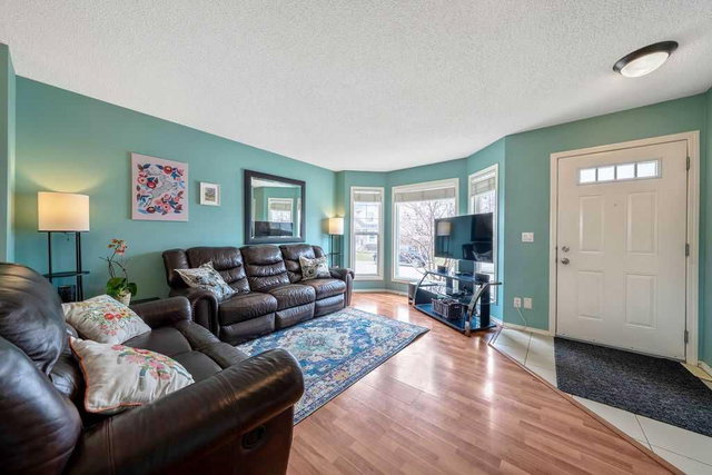 136 Cramond Green SE