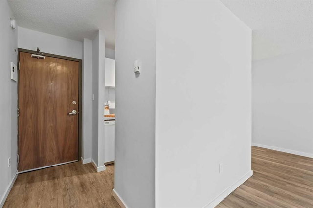 204 - 310 4 Avenue NE