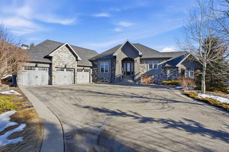 24 Mackenas Way, Rural Rocky View County, T3Z 3C9 | Image 2