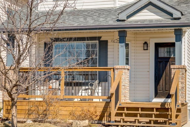 34 Arbour Crest Circle NW