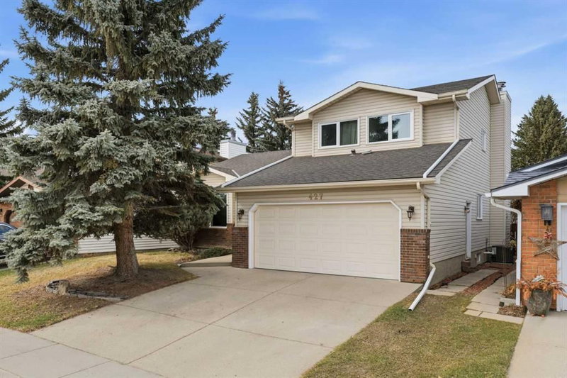 427 Woodbine Boulevard SW, Calgary, T2W 4G9 | Image 2