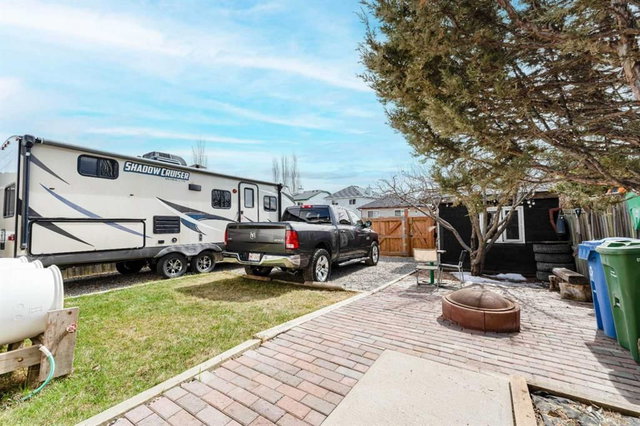 472 Country Hills Drive NW