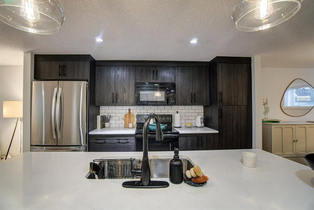 410 - 50 Westland Road