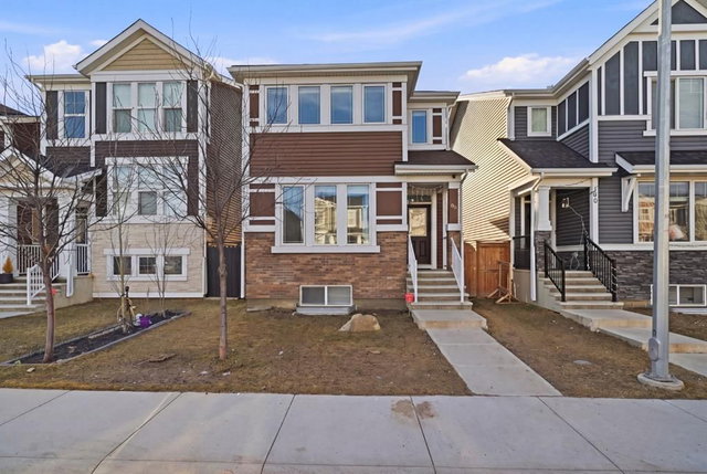 96 Red Embers Crescent NE