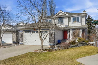444 Douglas Glen Close SE
