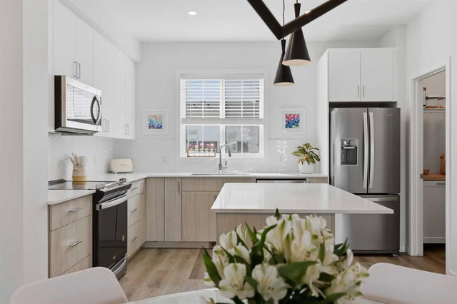 111 - 340 Ambleton Street NW