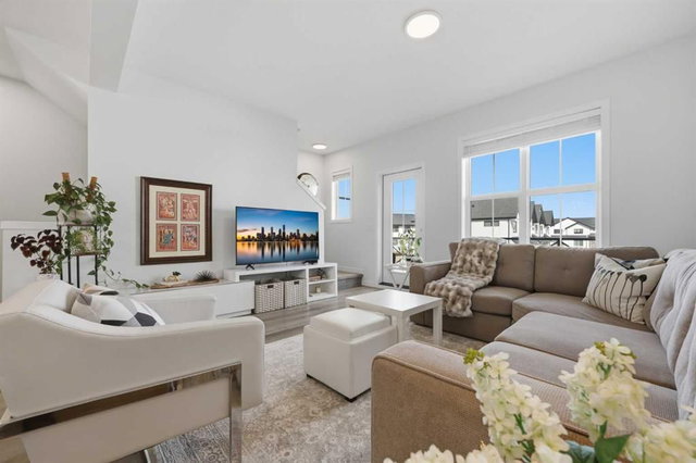 111 - 340 Ambleton Street NW