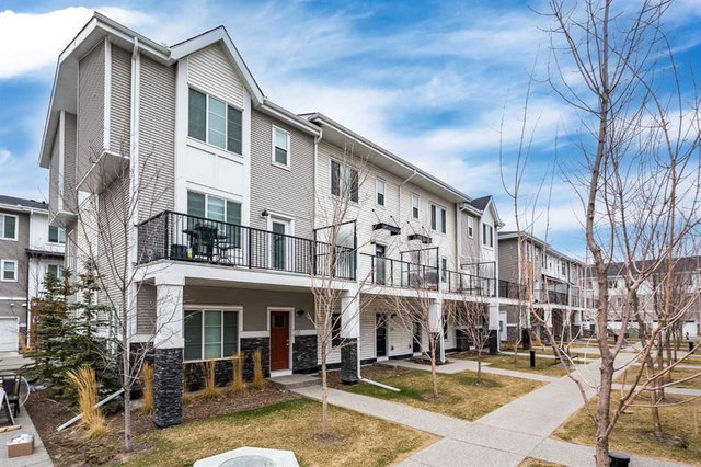 216 - 669 Savanna Boulevard NE