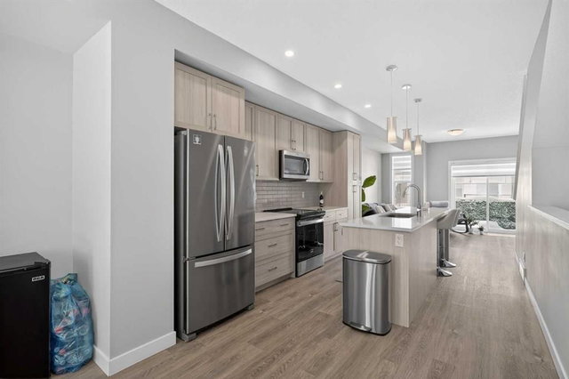 930 Sage Hill Grove NW