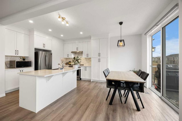 213 Carrington Crescent NW