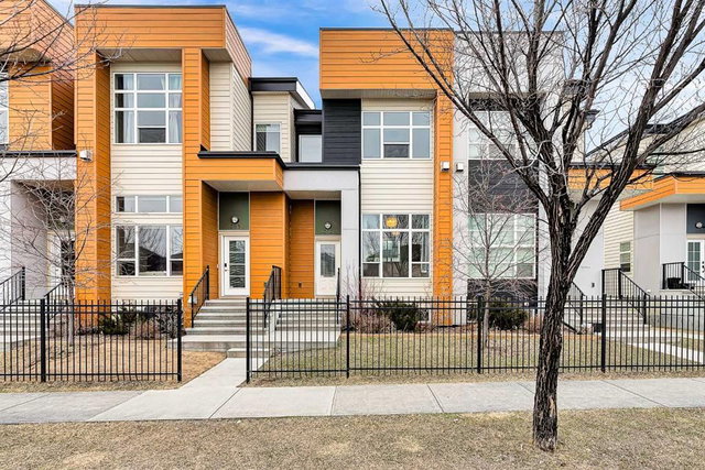 202 - 1530 bayside Avenue SW