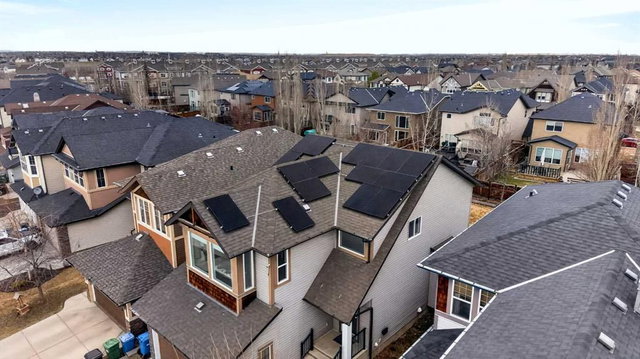 72 Auburn Bay Avenue SE