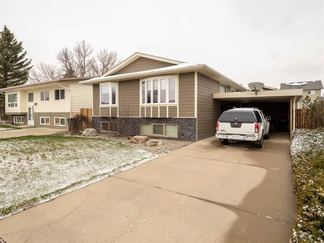 712 Rosewood Avenue N