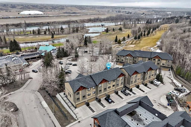 405 Valley Ridge Manor NW