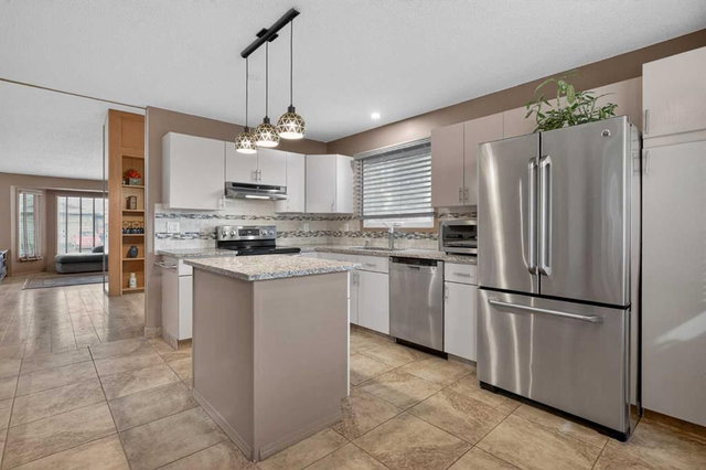 80 Deerbrook Road SE