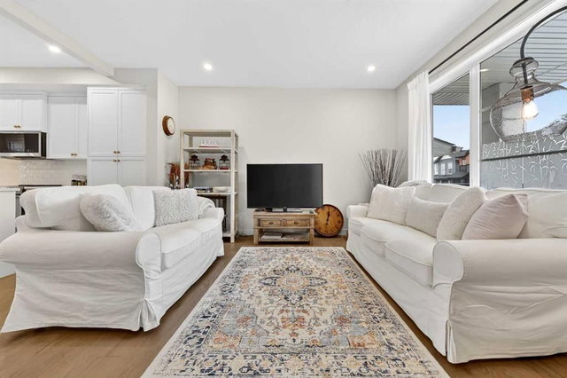 921 Cobblemore Common SW