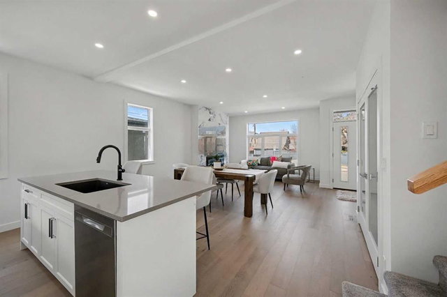 753 Centre Avenue NE