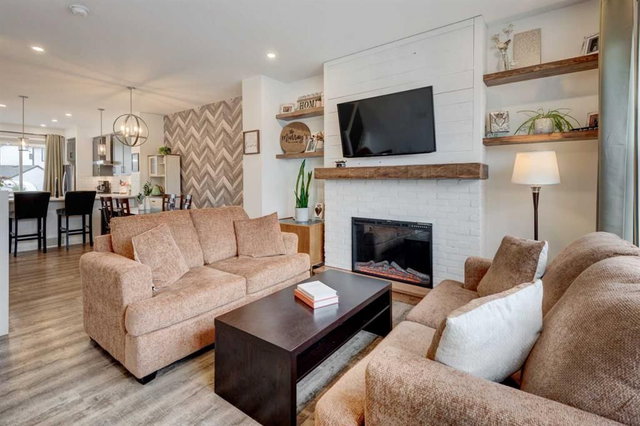 146 Magnolia Square SE