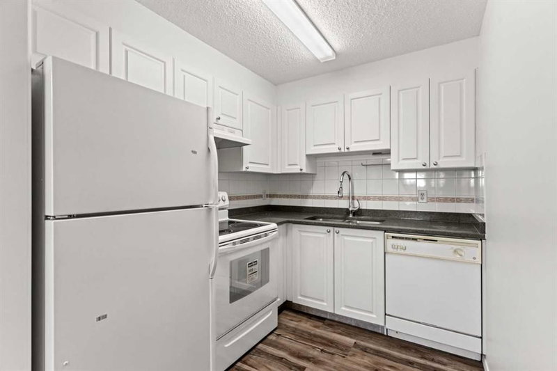 3320 - 6818 Pinecliff Grove NE, Calgary, T1Y 7L2 | Image 2