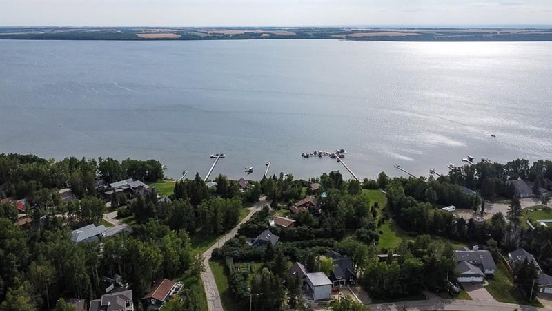 Sunhaven Road, Rural Lacombe County, Alberta