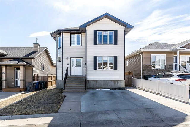 97 Ranchlands Way NE