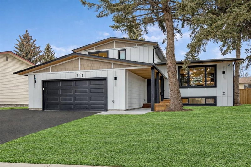 216 Oakridge Place SW, Calgary, Alberta