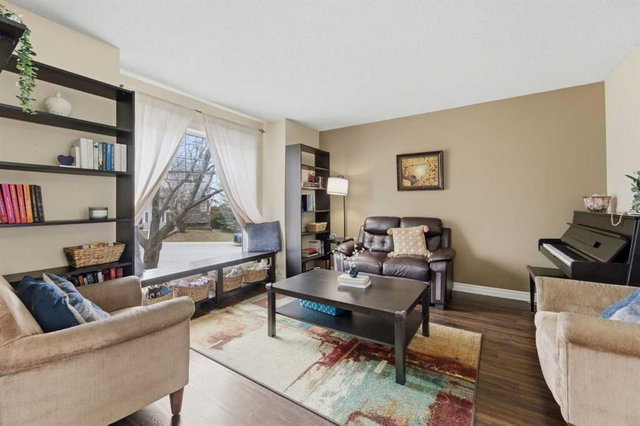 121 Arbour Stone Place NW