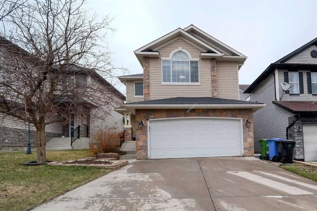 187 Kincora Drive NW