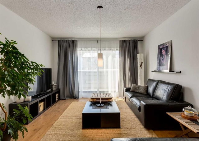 25 - 3302 50 Street NW