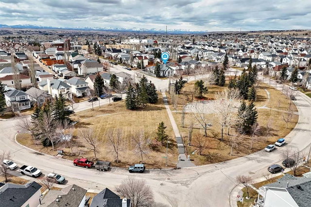 98 Tuscany Valley Way NW