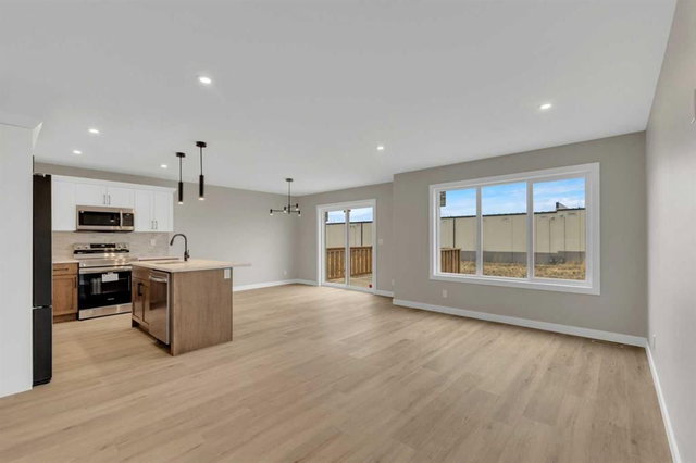 123 Hampton Crescent